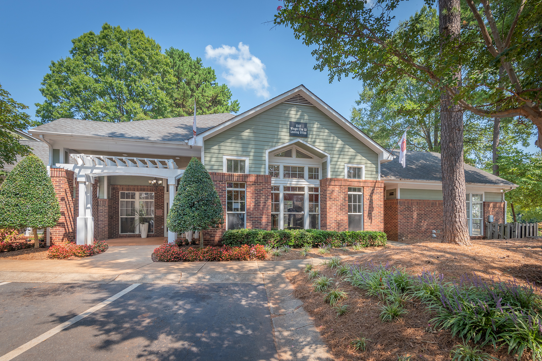 Woodland Estates The Multifamily Advisory Group at Cushman & Wakefield